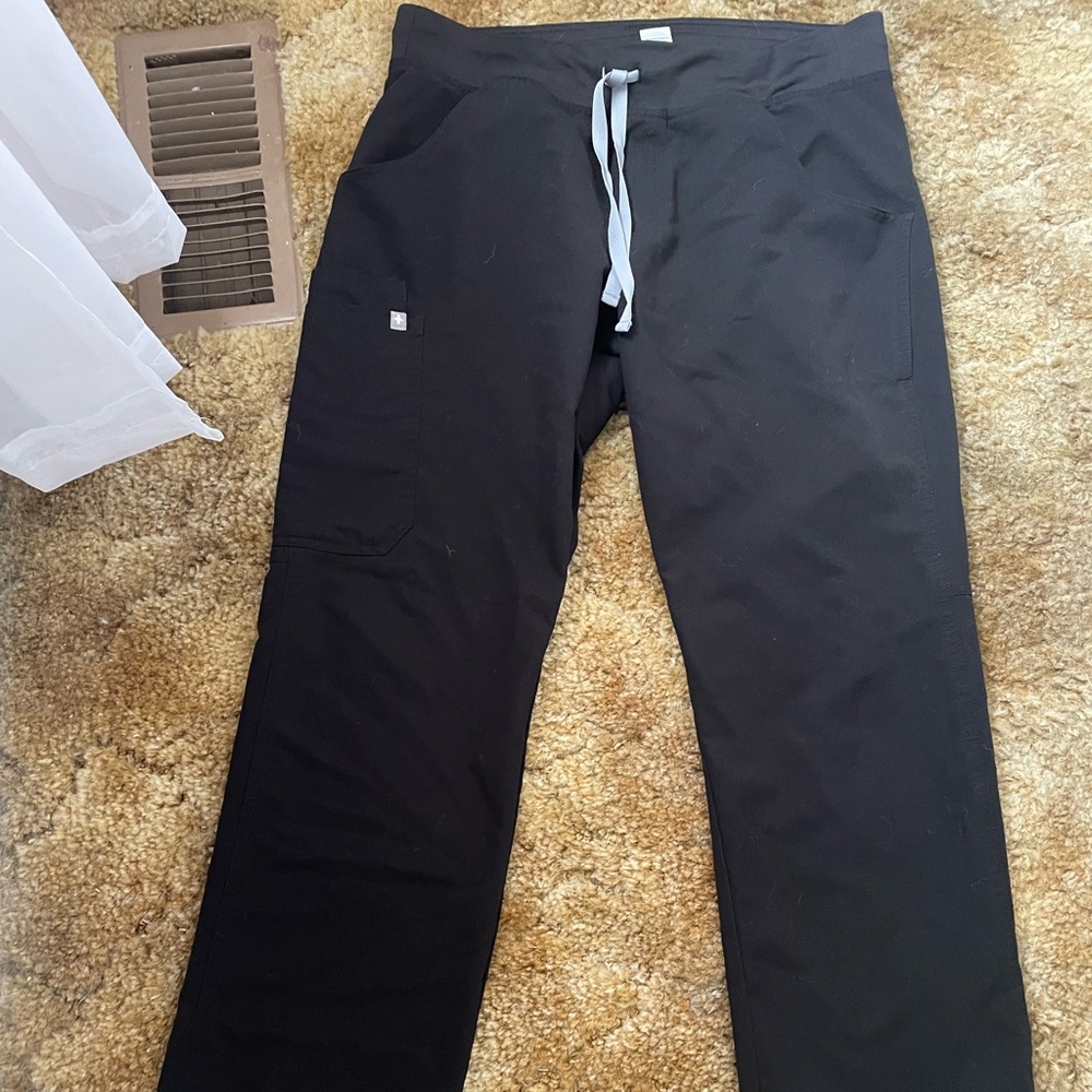 Black figs kade cargo pants